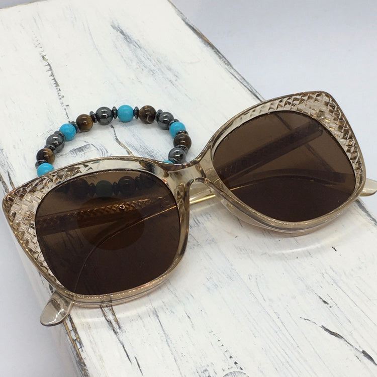 "Chrystlyn" Oversized Cat-Eye Vintage Fashion Sunglasses