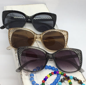 "Chrystlyn" Oversized Cat-Eye Vintage Fashion Sunglasses