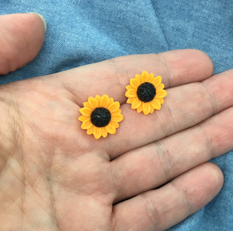 "Sunny" Sunflower Dainty Post Statement Earrings